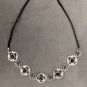 FREE 🆓 with Any Two Purchases - Floral Necklace